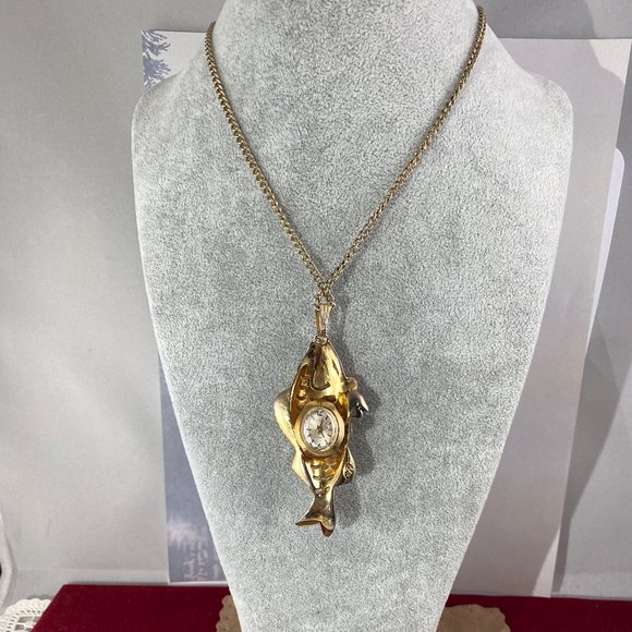 SOLD Vintage Crystal Gold Tone Fish with Hidden Watch - Picture 4 of 7